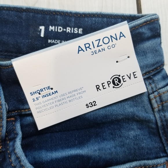 Arizona juniors mid rise denim Jean "shortie" short 2.5" inseam Size 1 NWT - Picture 15 of 15
